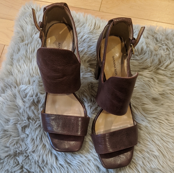 BANANA REPUBLIC - Leather High Heel Sandals - Picture 7 of 11
